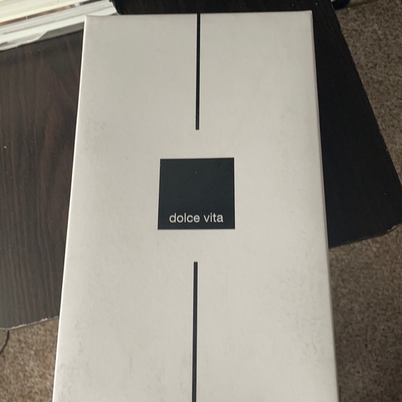 Bought 2 different pairs for a wedding. - Picture 1 of 7